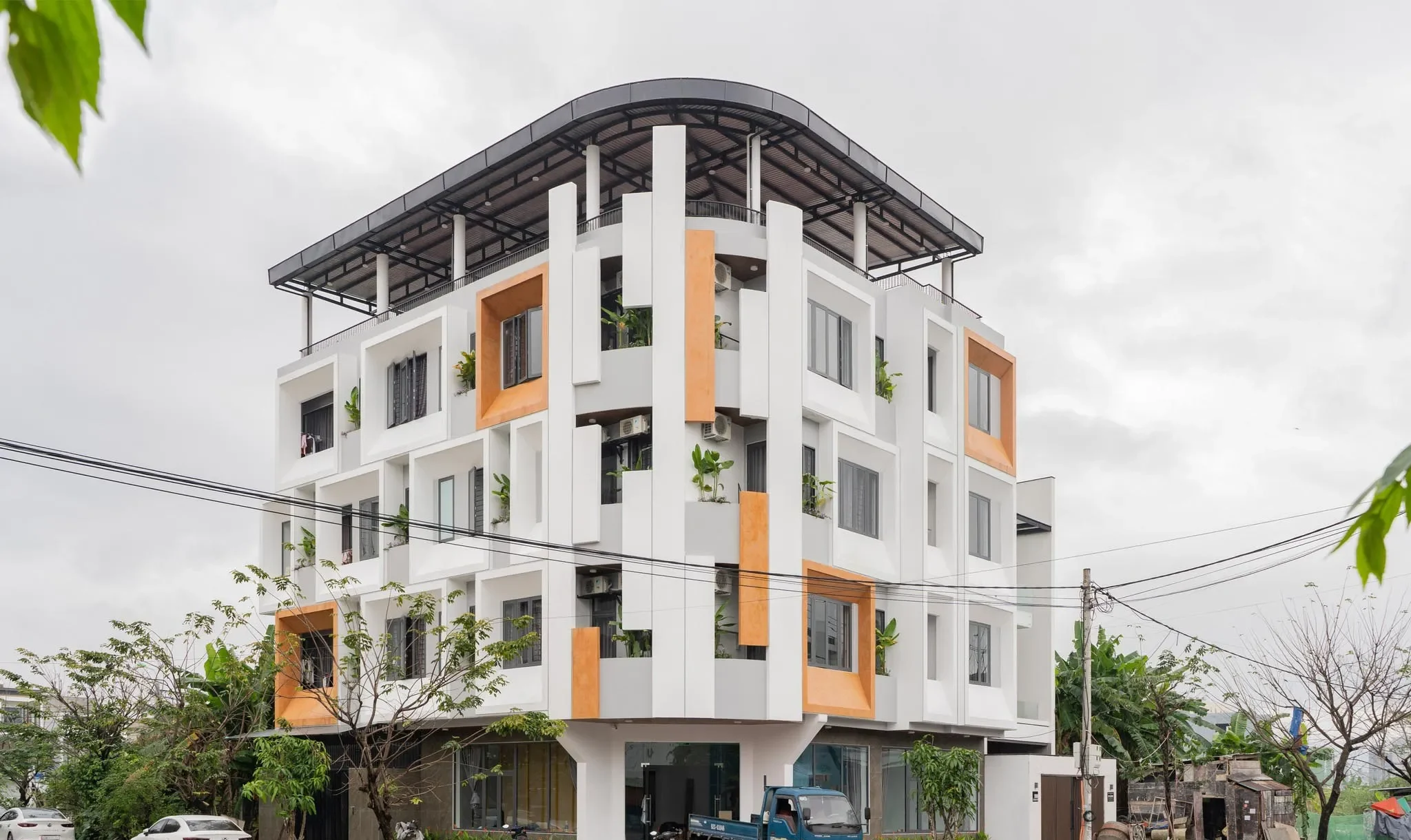 D's Apartment là công trình căn hộ 4 tầng 1 tum với diện tích sàn lên đến ~1056m2 do King Home thiết kế – thi công trọn gói