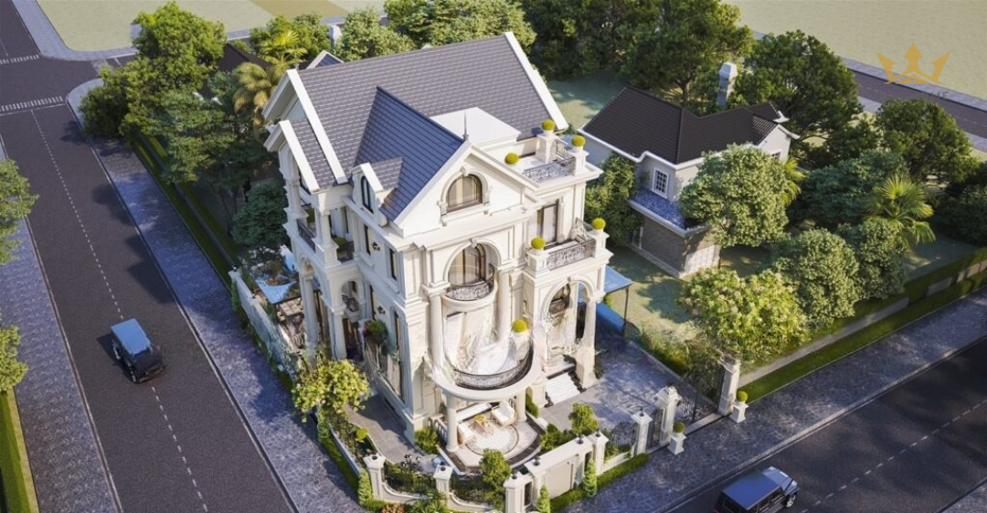Hệ thống ban công rộng thoáng cùng lan can sát nghệ thuật nổi bật của biệt thự mái Thái 3 tầng