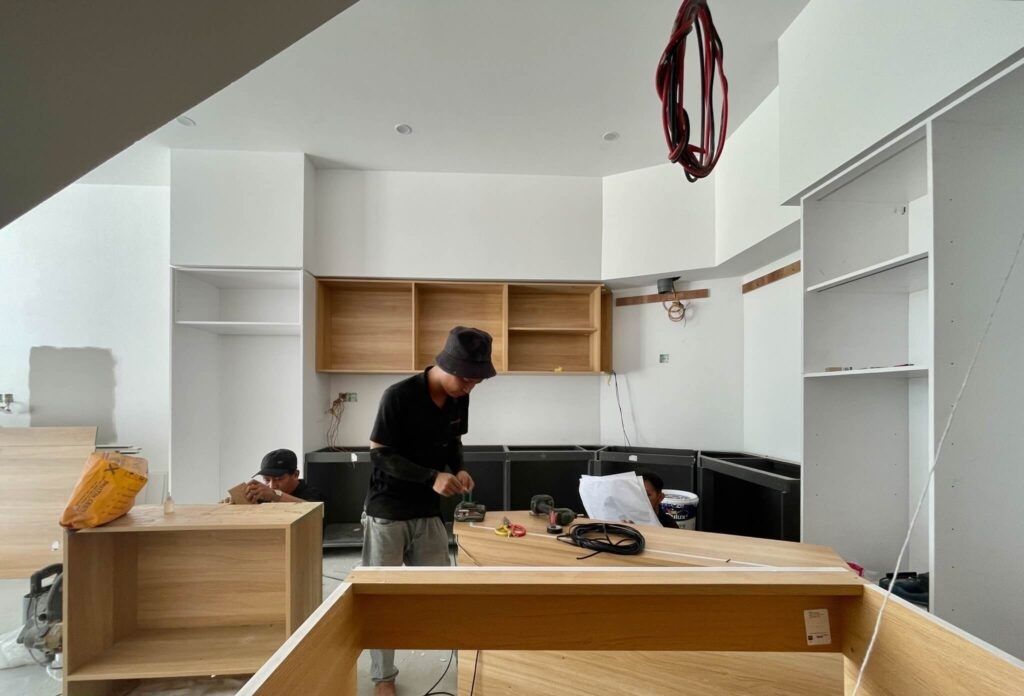 Lắp đặt nội thất trong dịch vụ xây nhà trọn gói tại KING HOME